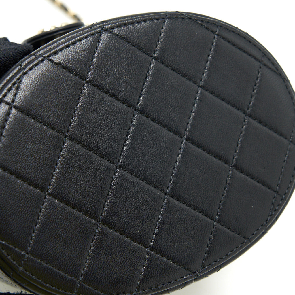Chanel small vanity with chain lambskin black L