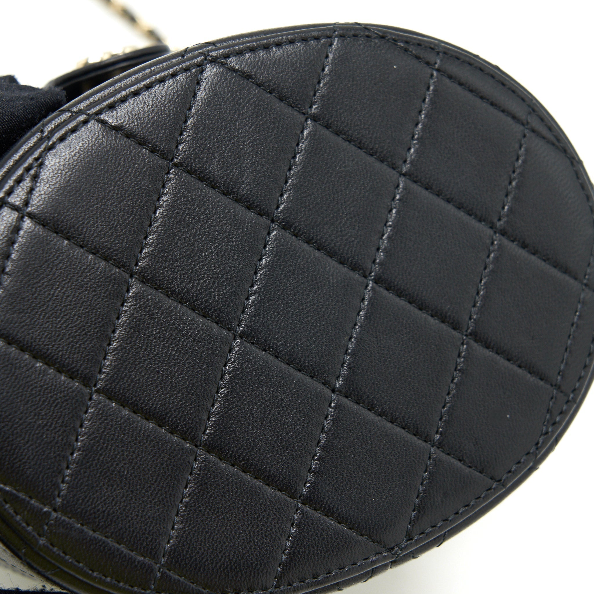 Chanel small vanity with chain lambskin black L
