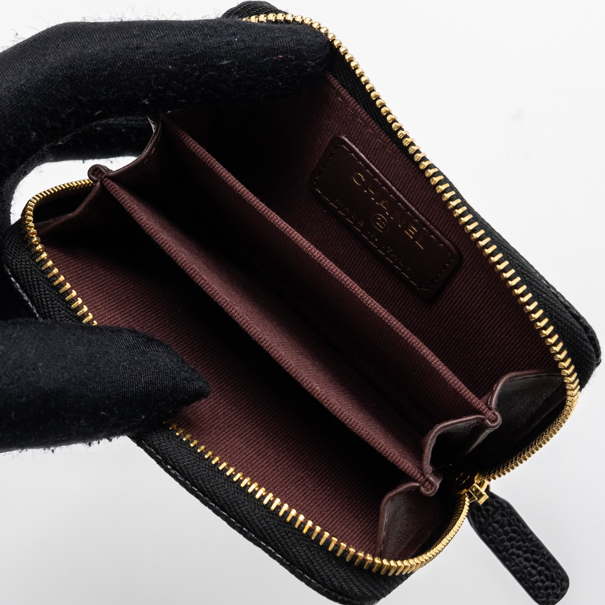 Chanel quilted zipper card holder caviar black  (microchip)