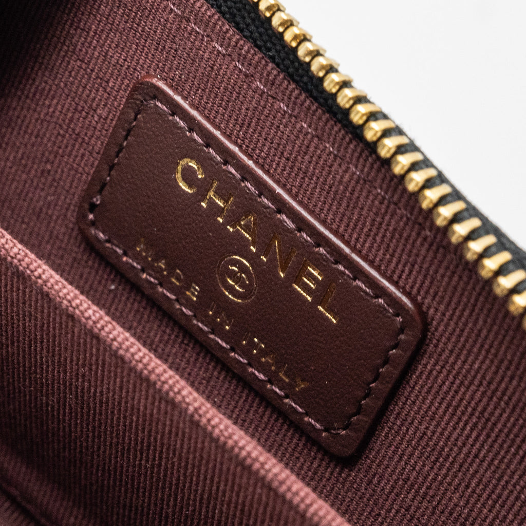 Chanel quilted zipper card holder caviar black  (microchip)