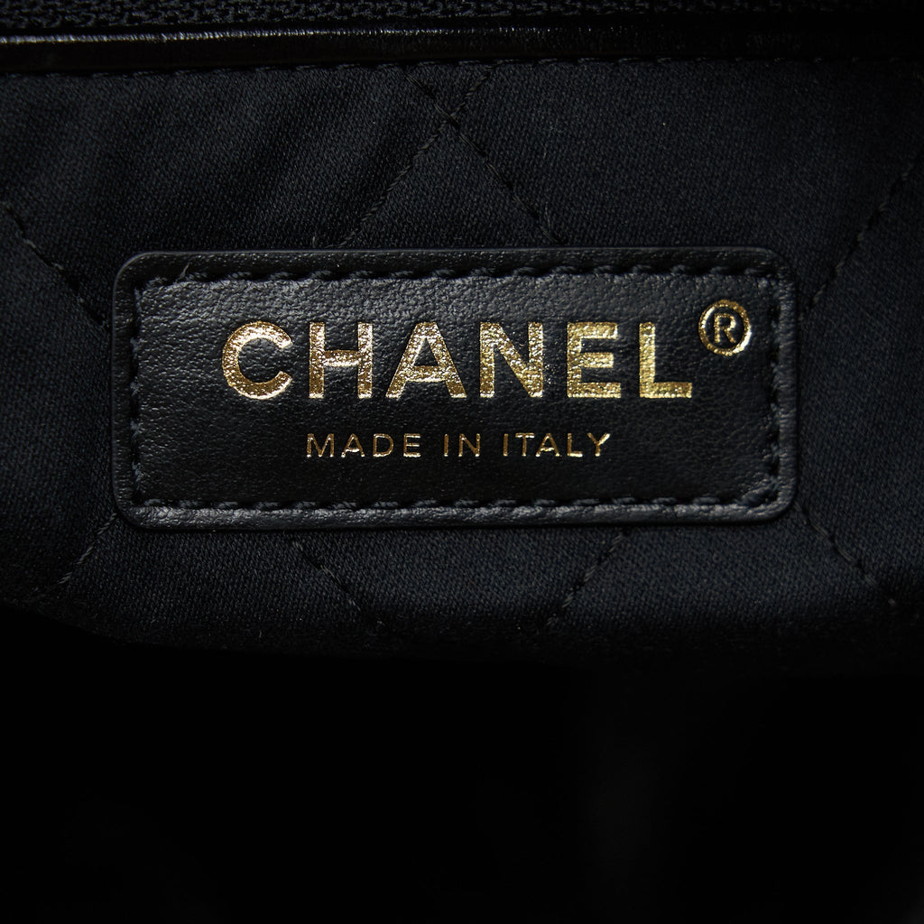 Chanel 22 Bag Shiny Calfskin Black