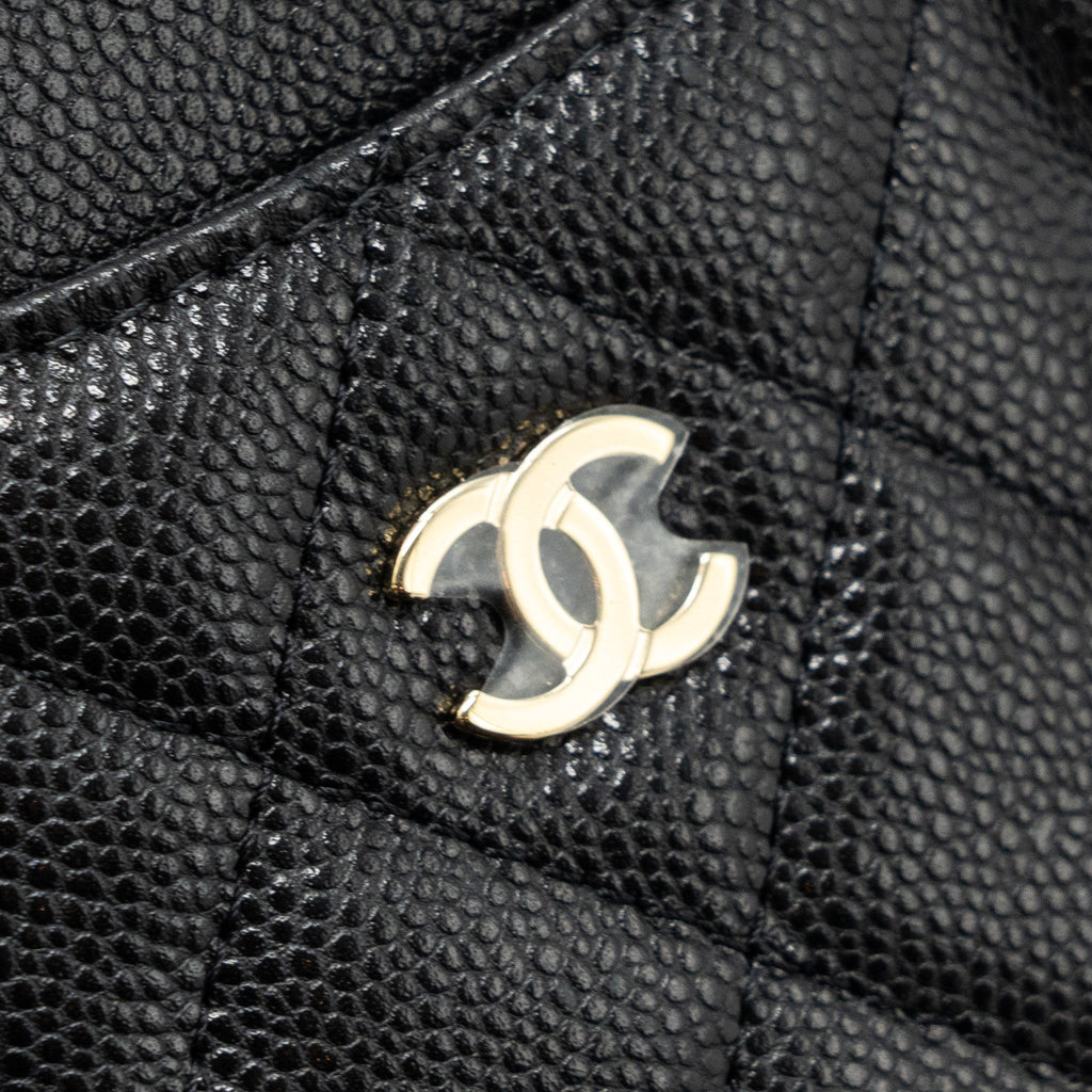 Chanel 23K vertical card holder caviar black L (microchip)