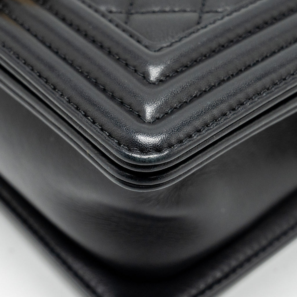 Chanel Small Boy Bag Calfskin Black  (Microchip)