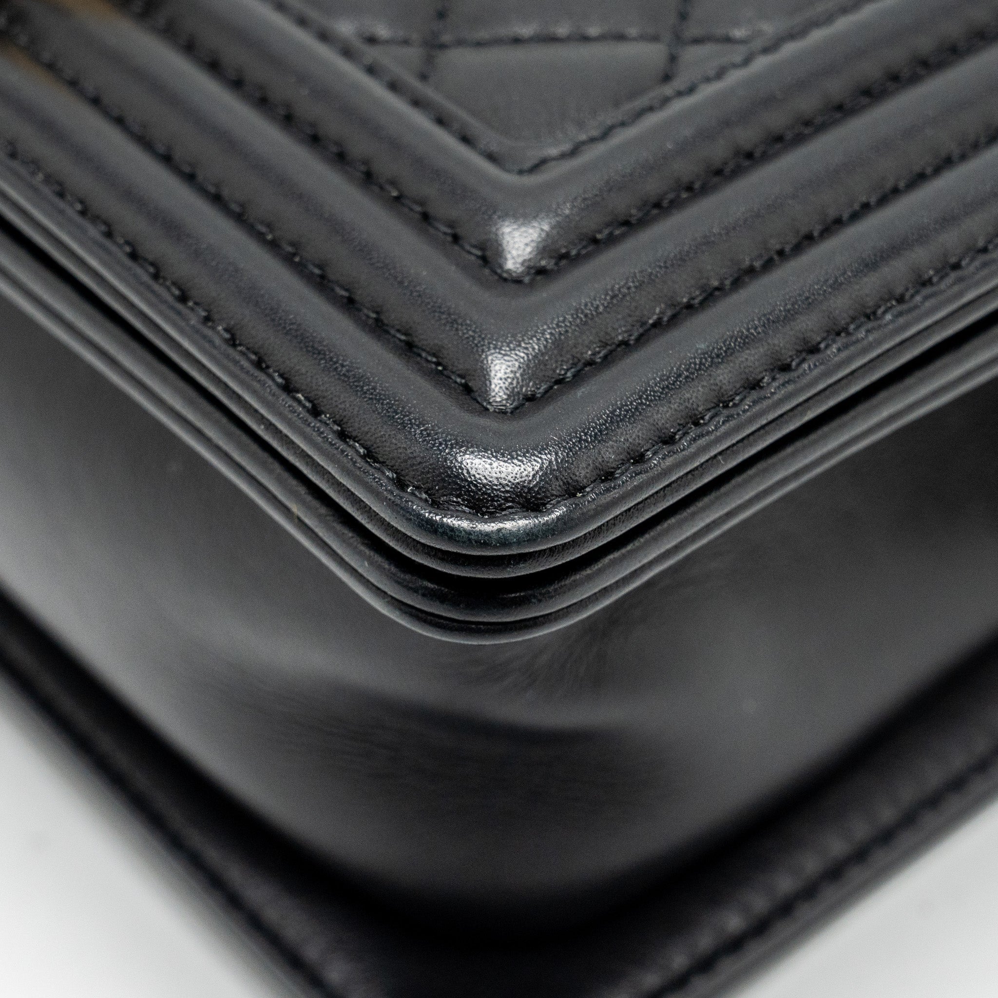 Chanel Small Boy Bag Calfskin Black  (Microchip)