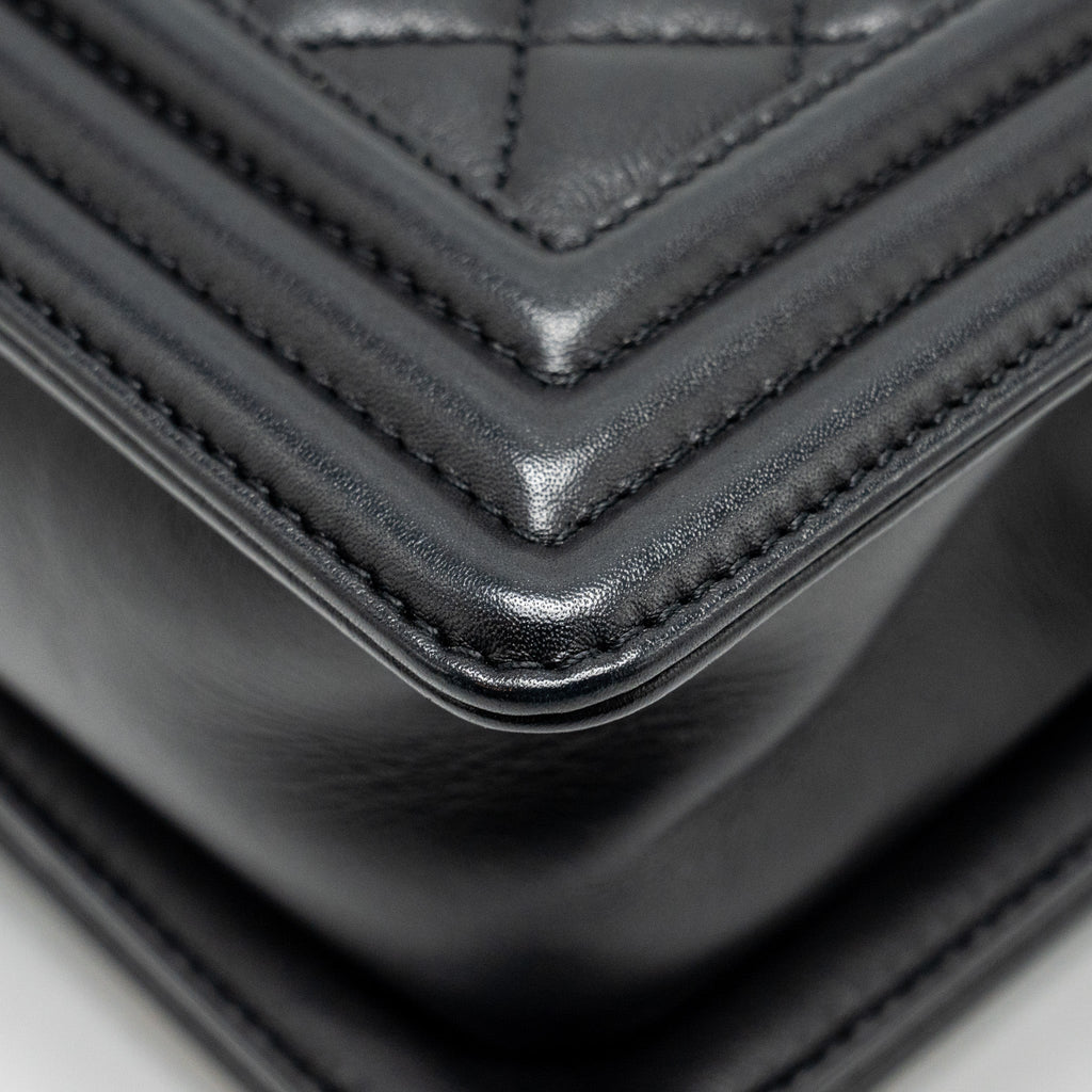 Chanel Small Boy Bag Calfskin Black  (Microchip)