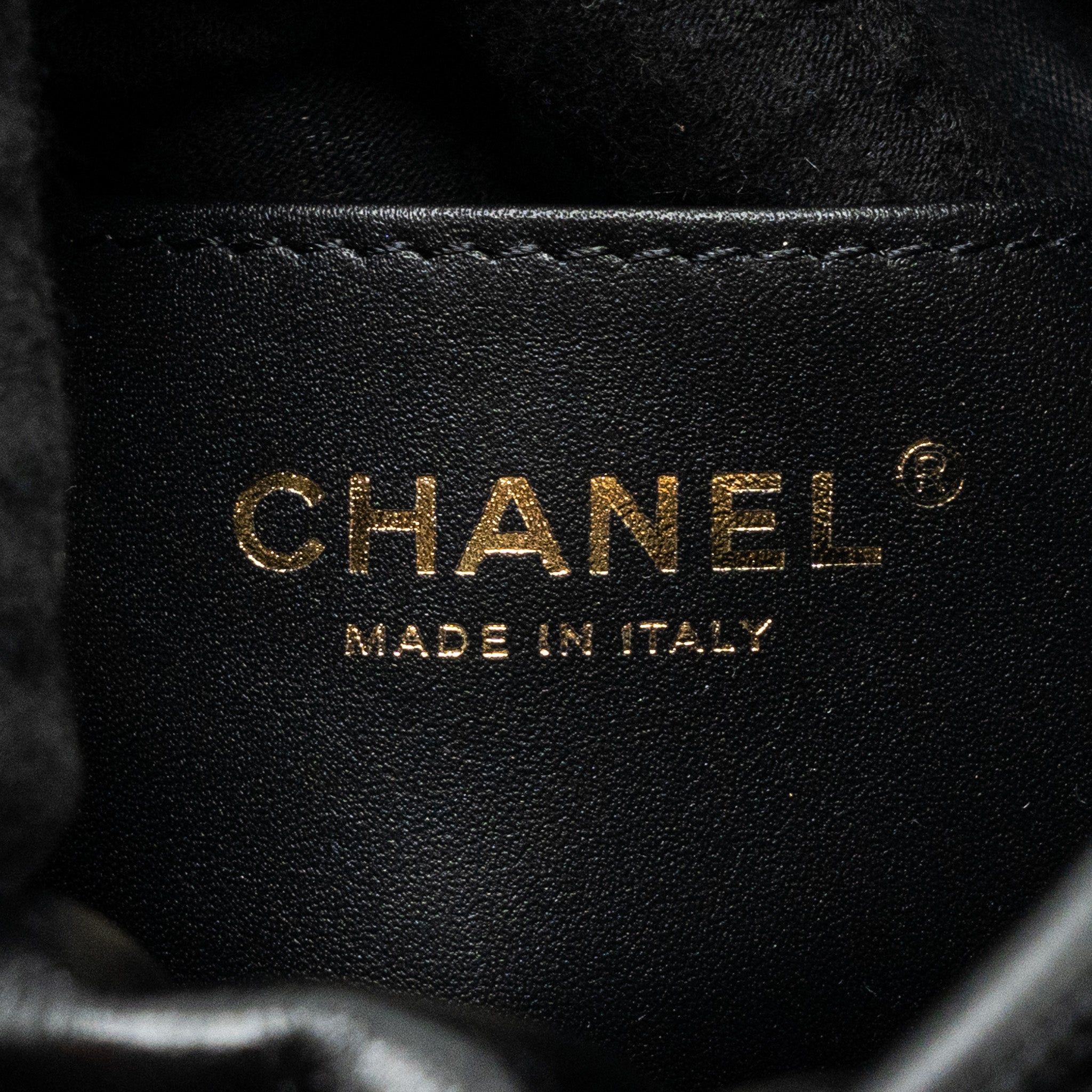 Chanel mini 22 bag shiny calfskin black brushed  (microchip)