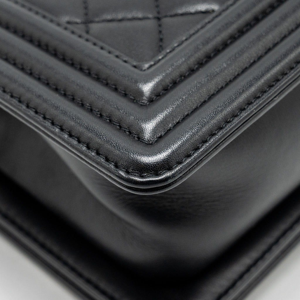 Chanel Small Boy Bag Calfskin Black  (Microchip)
