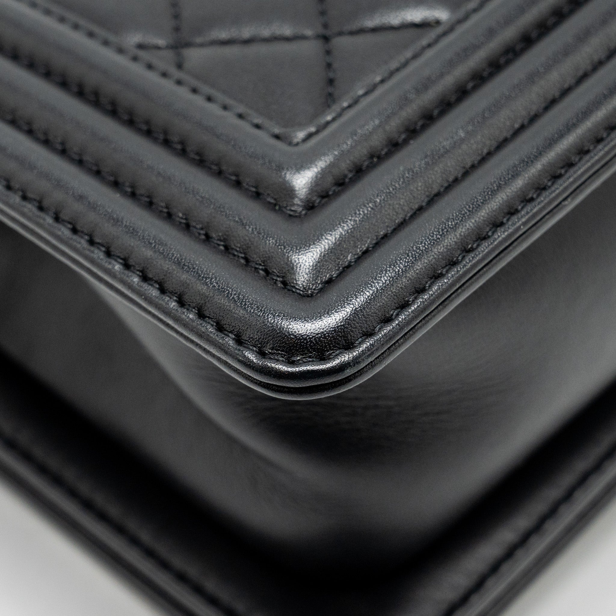 Chanel Small Boy Bag Calfskin Black  (Microchip)