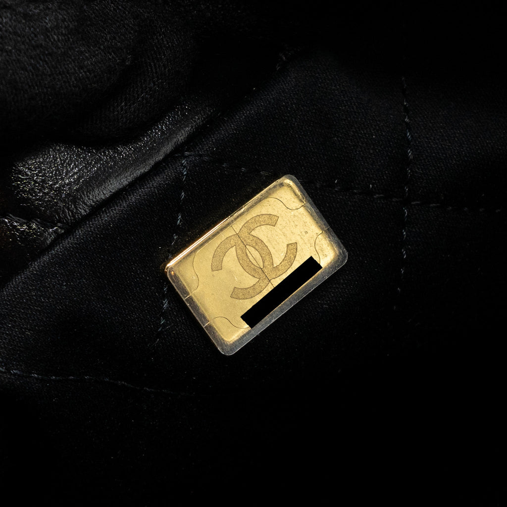 Chanel mini 22 bag shiny calfskin black brushed  (microchip)