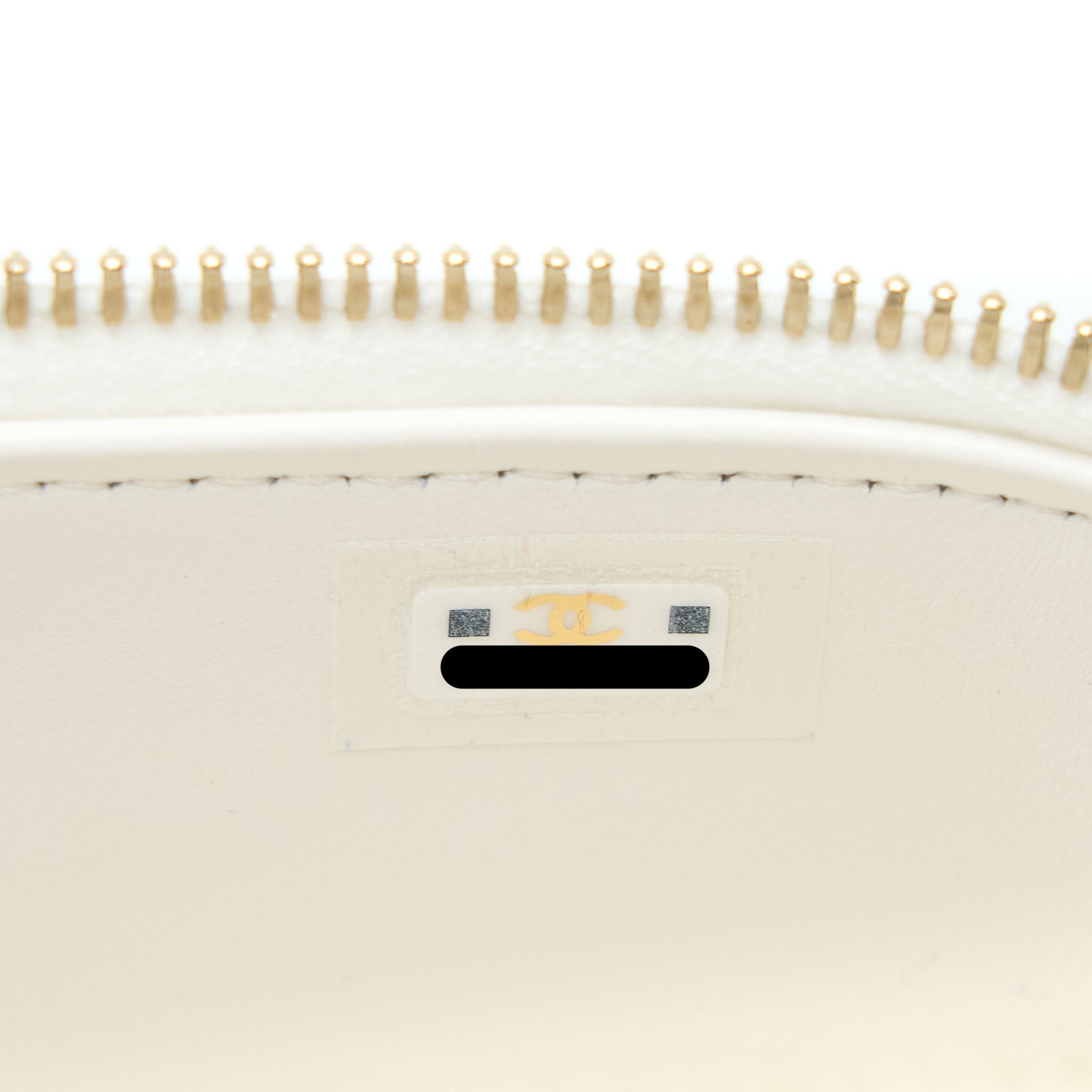 Chanel Long Vanity With Chain Caviar White L (Microchip)