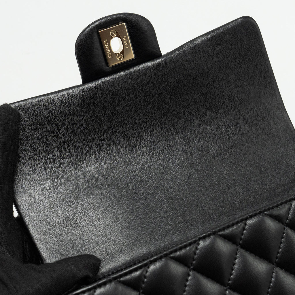 Chanel Top Handle Mini Rectangular Flap bag Lambskin Black L (microchip)