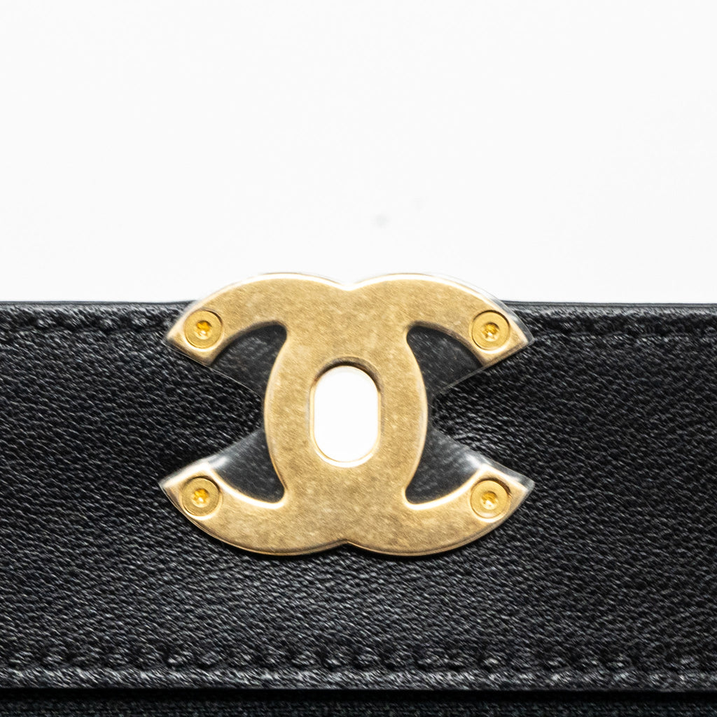 Chanel 19 Wallet On Chain Lambskin black Multicolour hardware (Microchip)