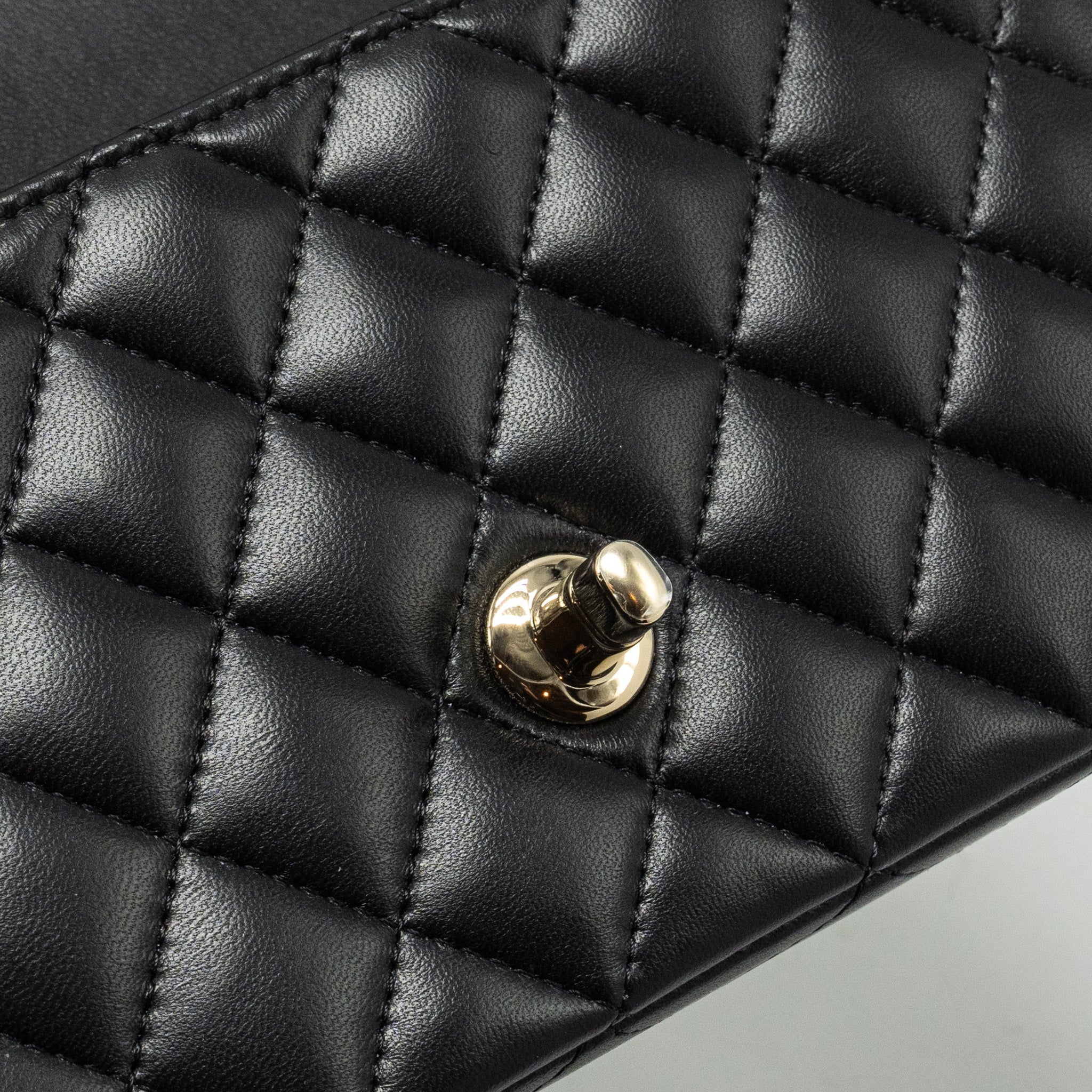 Chanel Top Handle Mini Rectangular Flap bag Lambskin Black L (microchip)