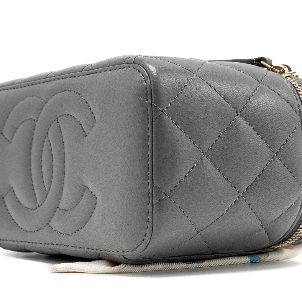Chanel long vanity case lambskin grey L (microchip)