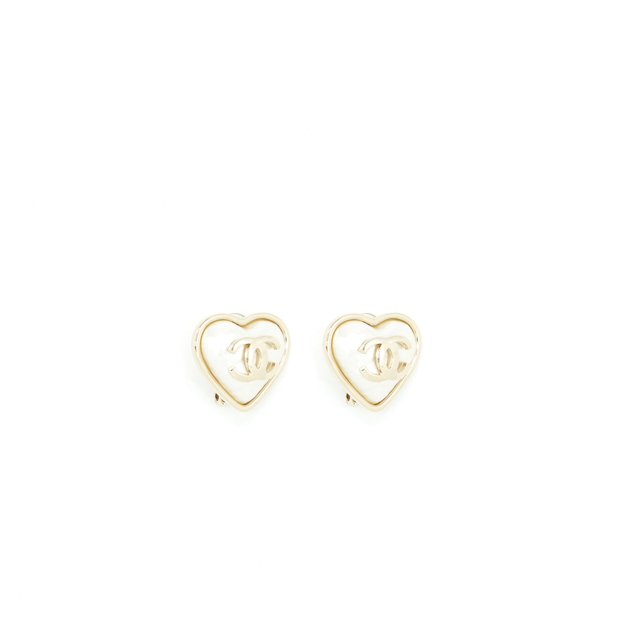 Chanel 22C Heart Earclip L