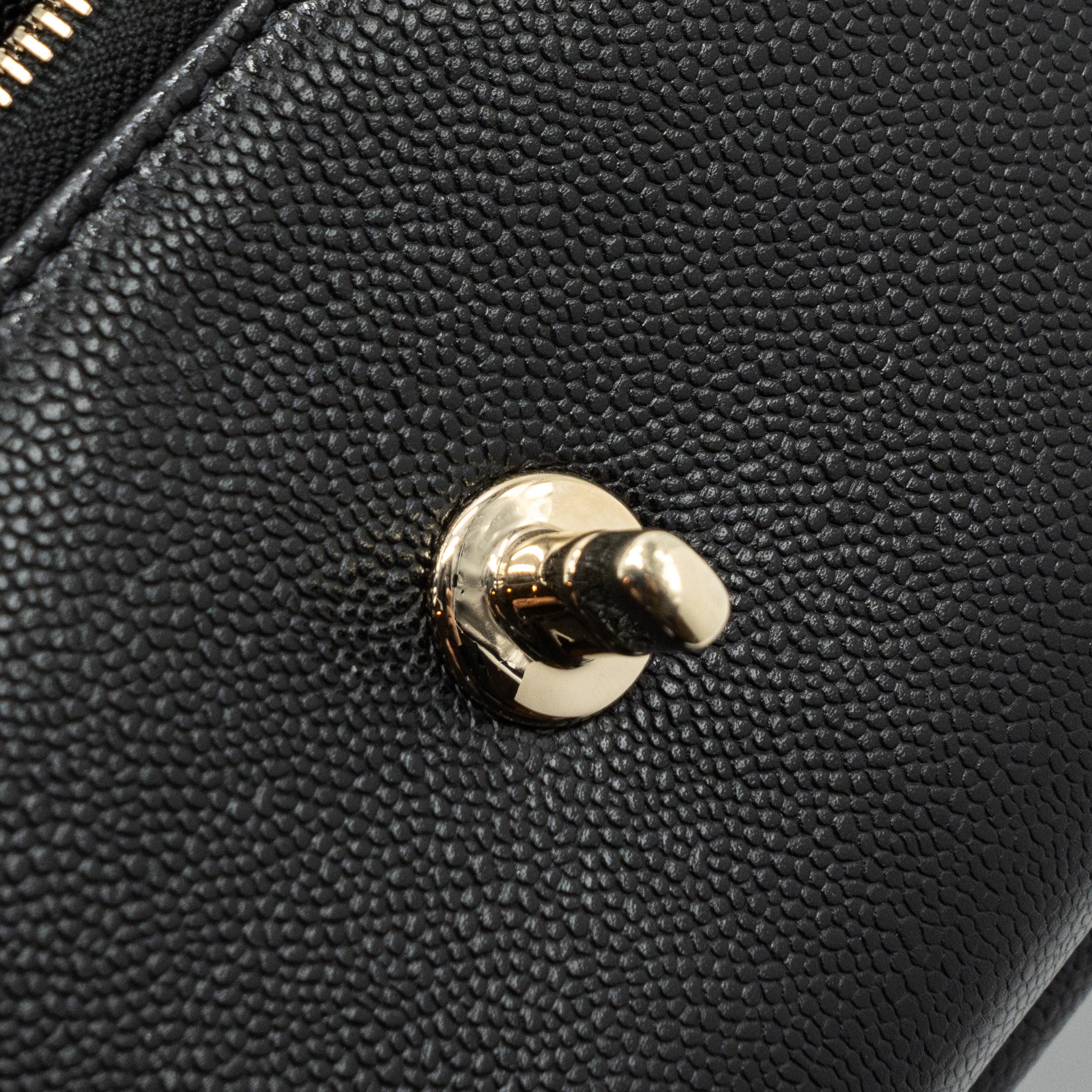 Chanel small business affinity caviar black L (microchip)