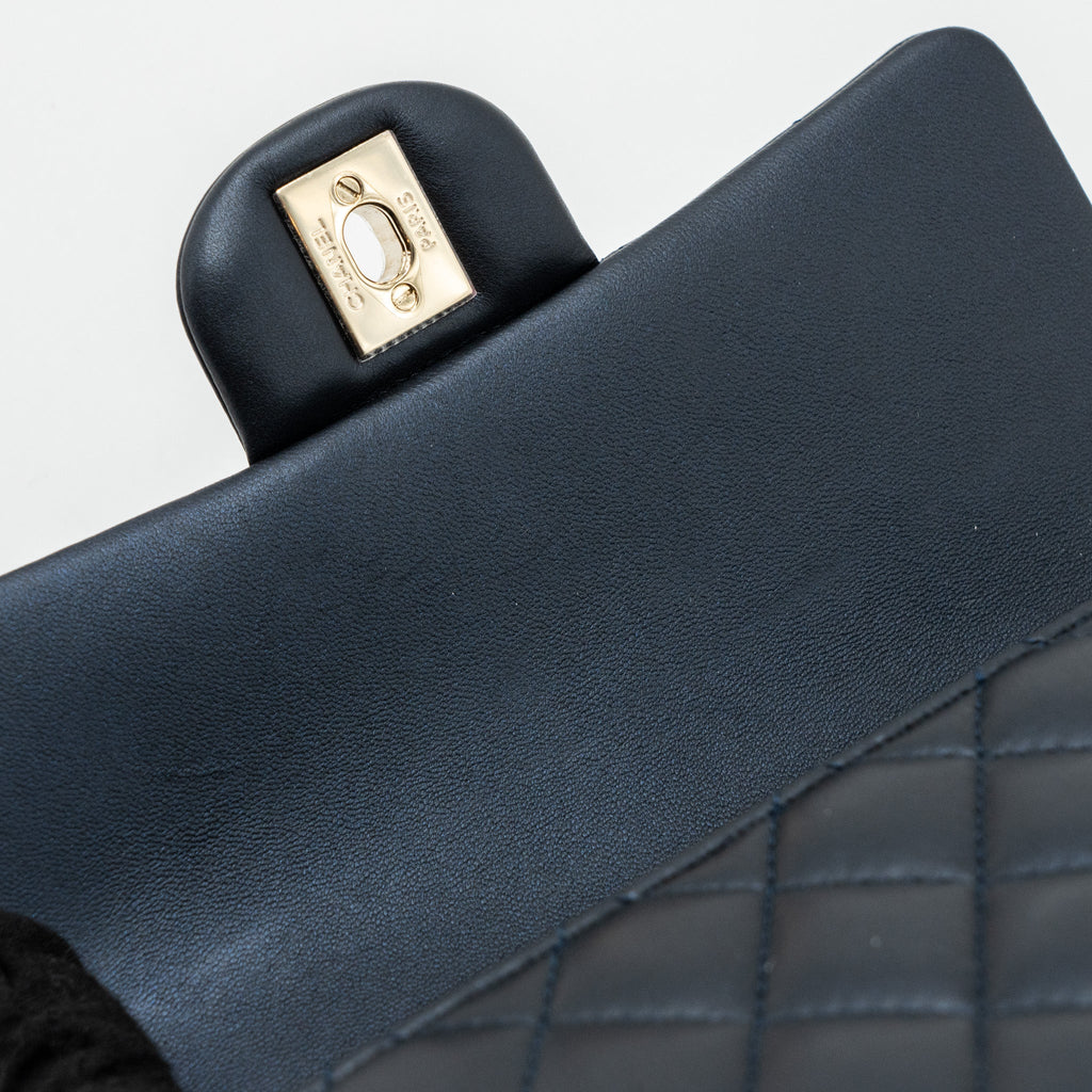 Chanel 22a Top Handle Mini Rectangular Flap Bag Lambskin Dark Blue L(Microchip)