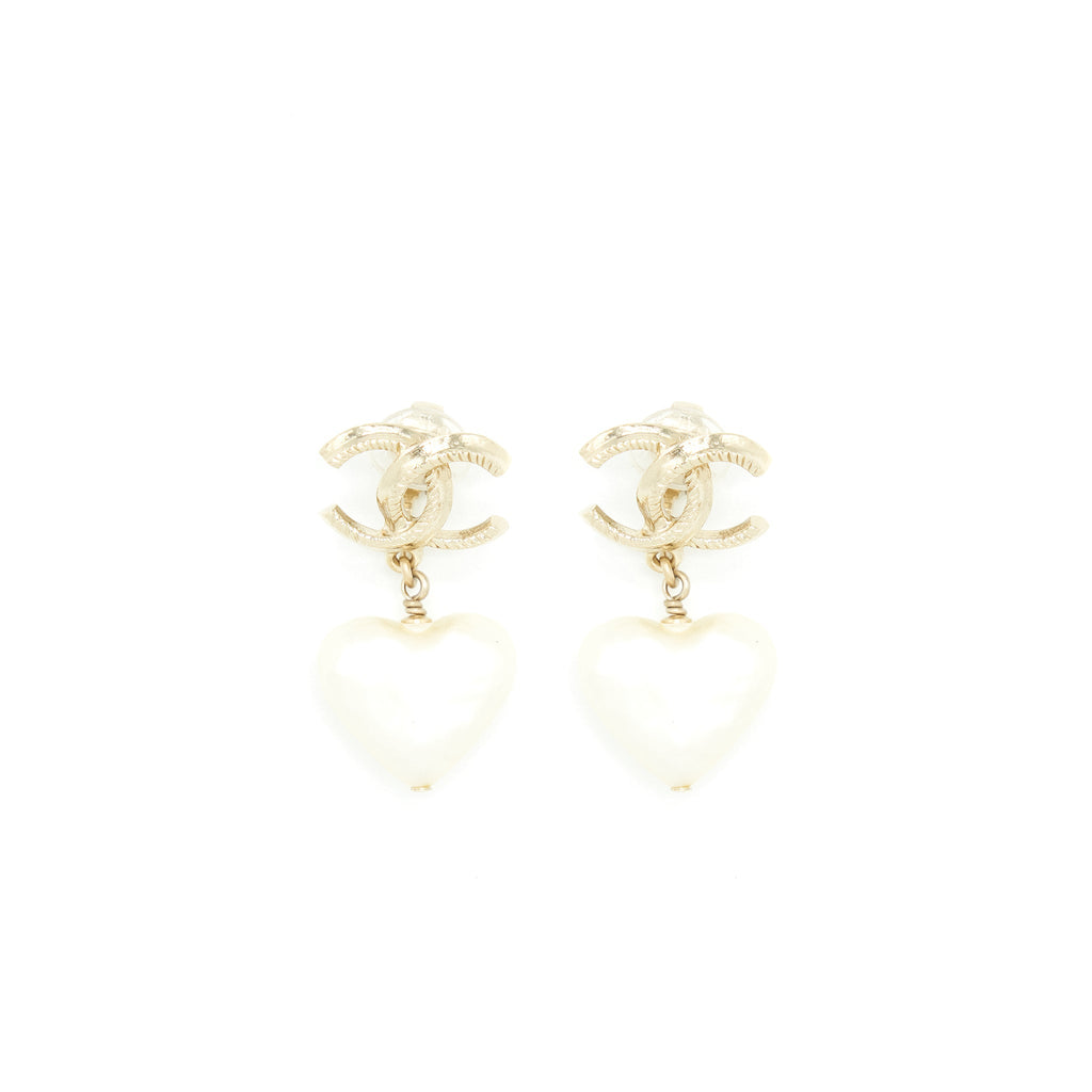 Chanel CC And Heart Earclips L
