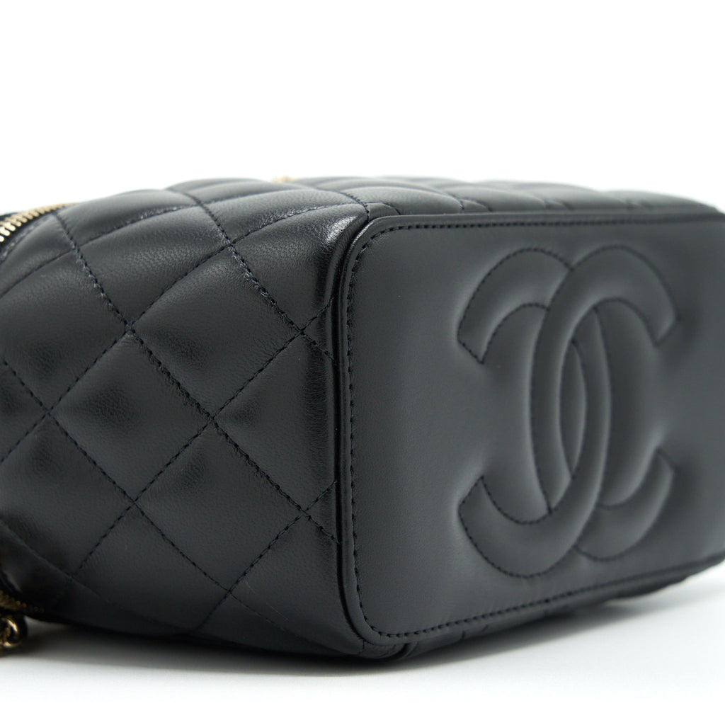 Chanel 22A Top Handle Long Vanity With Chain Lambskin Black L