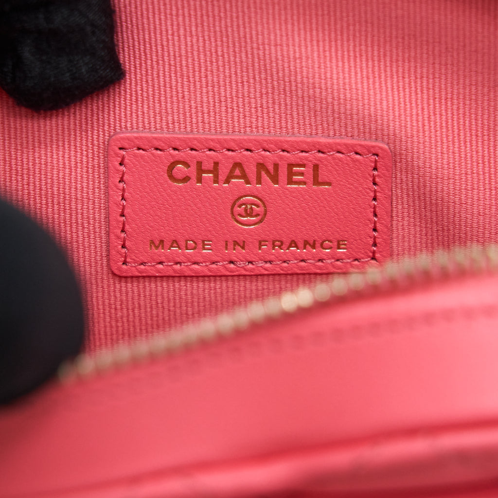 Chanel 22S Small Heart Bag Lambskin Pink L