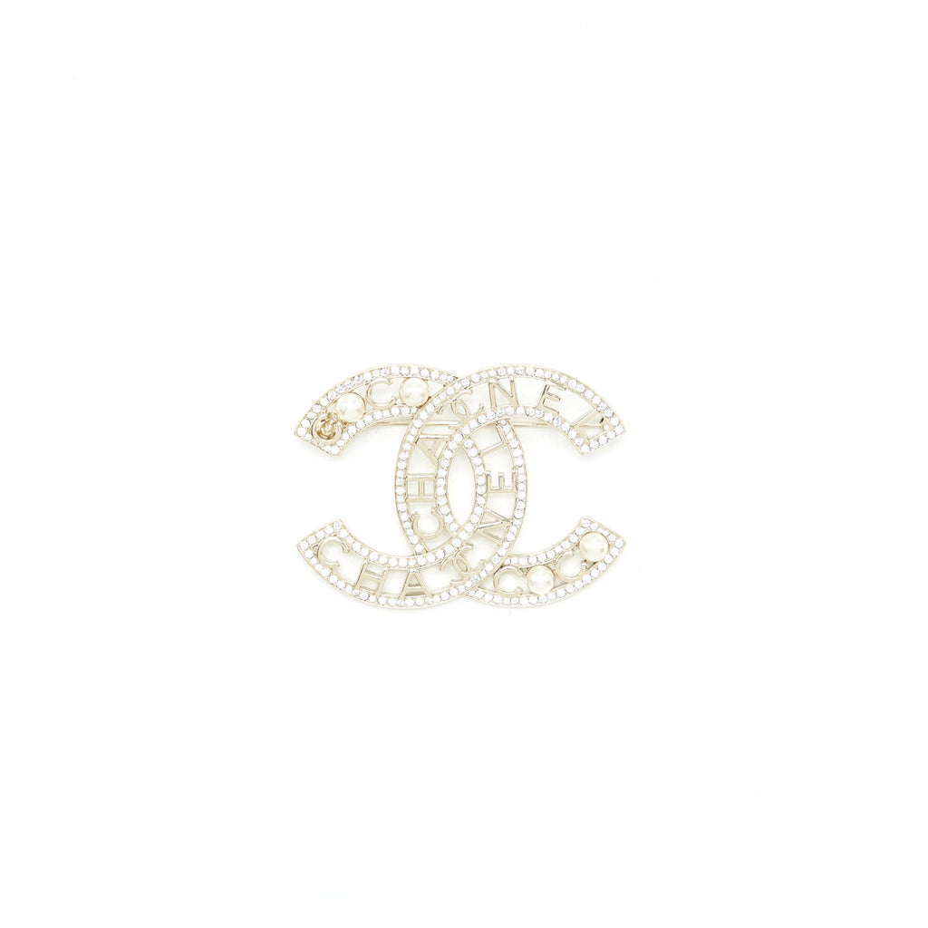 Chanel cc Logo Letter and Pearl Brooch L