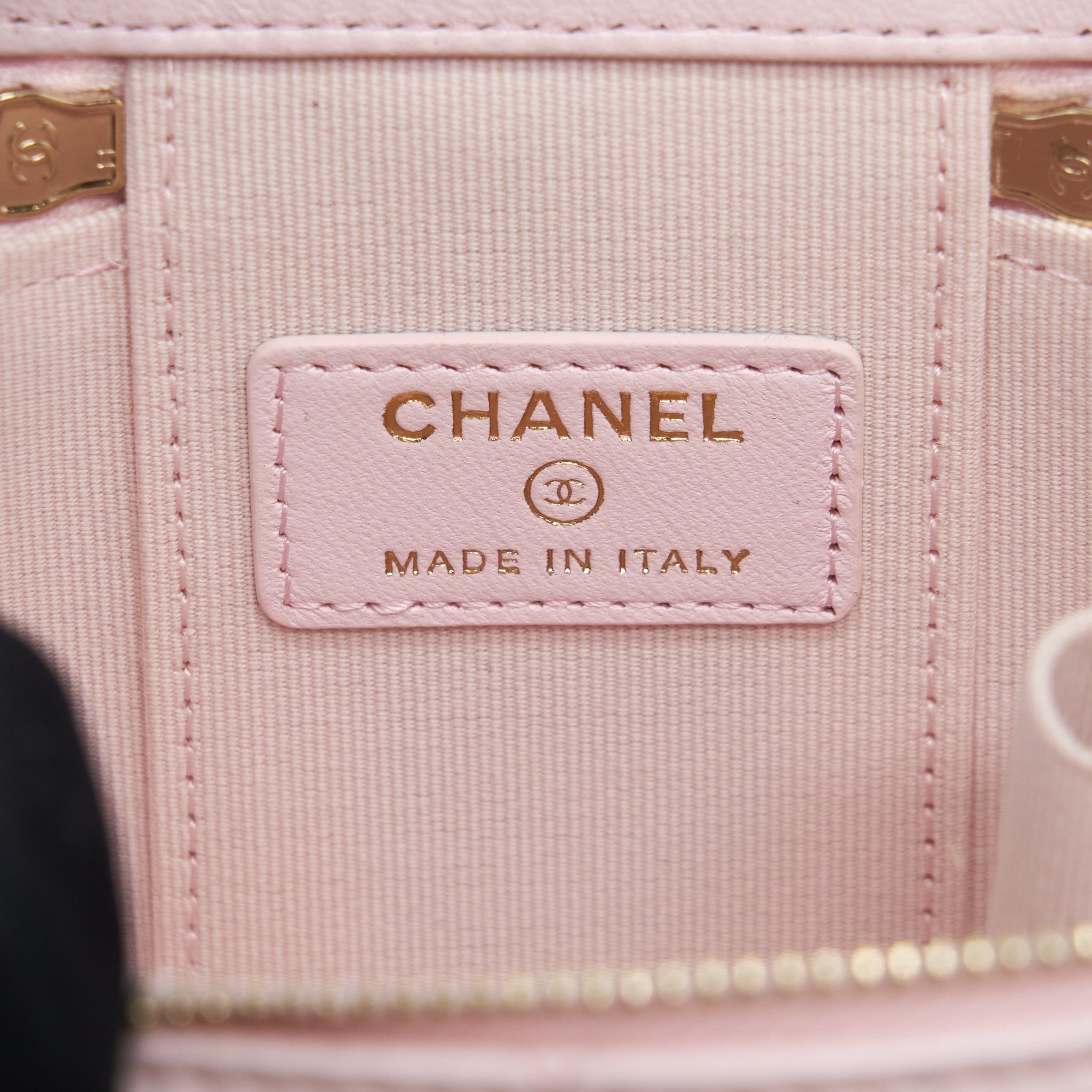 Chanel 22P Top Handle Mini Vanity With Chain Lambskin Light Pink L