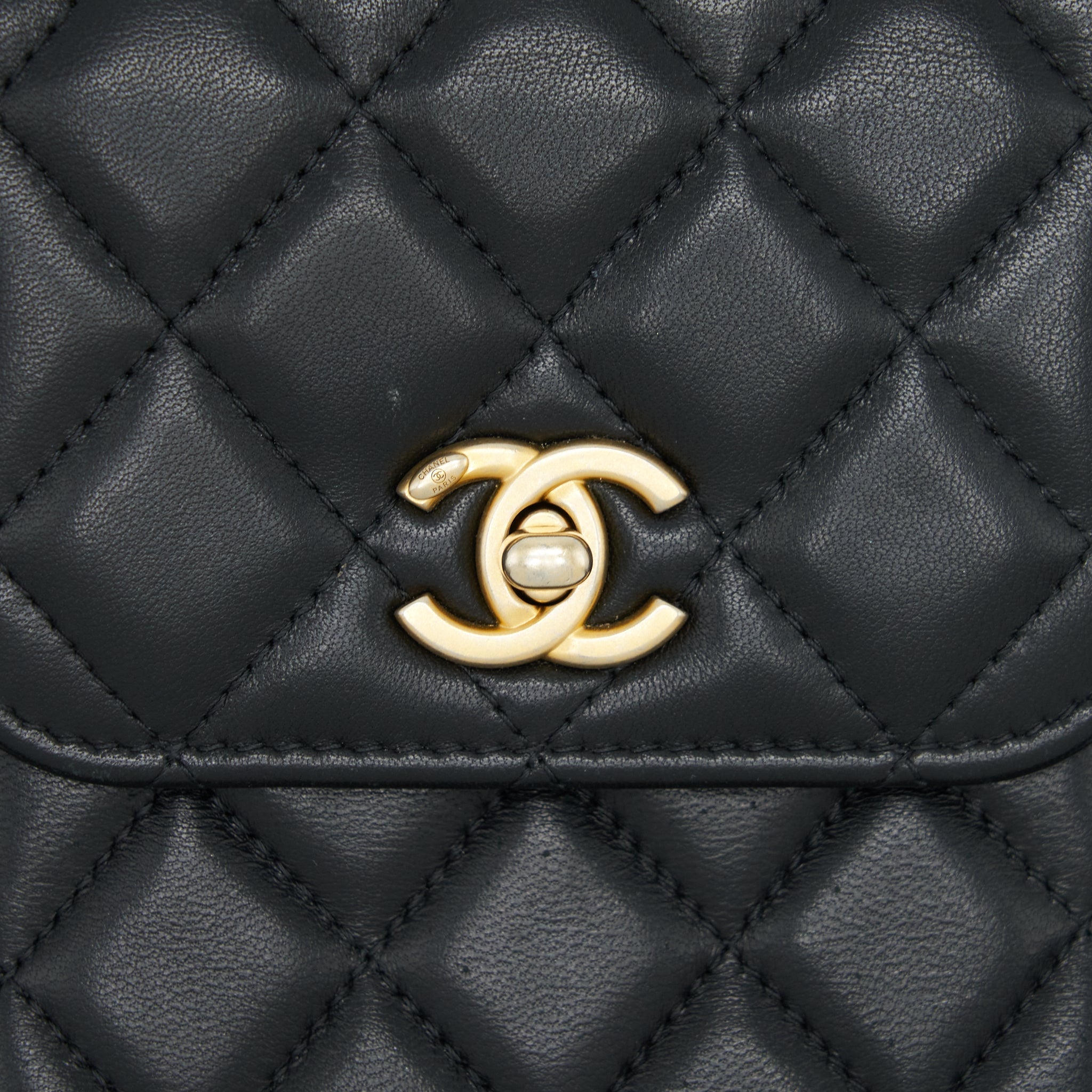 Chanel Pearl Crush Phone Case With Chain Lambskin Black