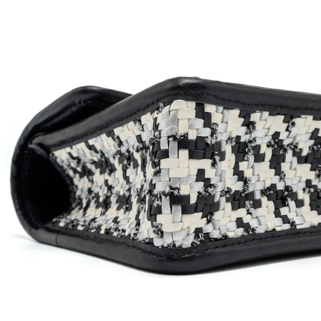 Chanel 23C Houndstooth Weaving Flap Bag Tweed/Lambskin Black/White Brushed  (Microchip)