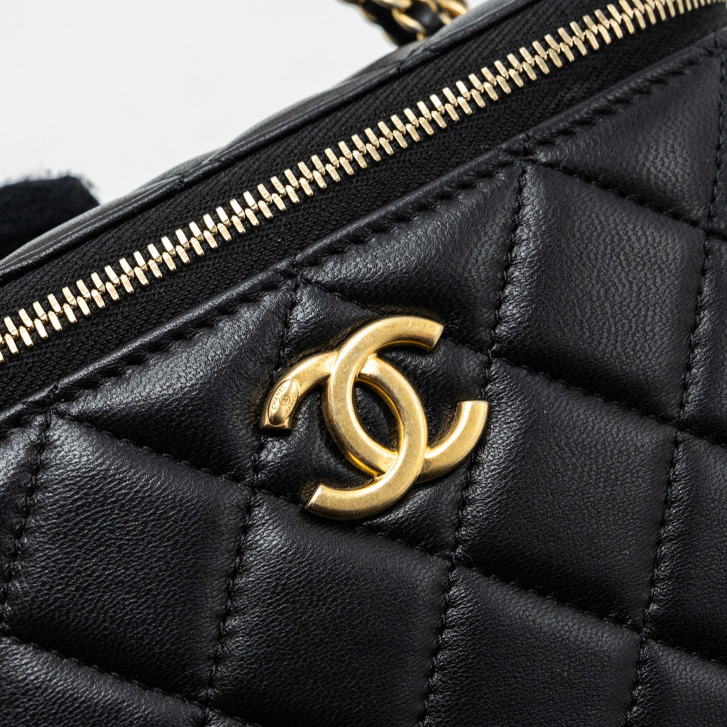 Chanel Top Handle Long Vanity Lambskin Black  (microchip)
