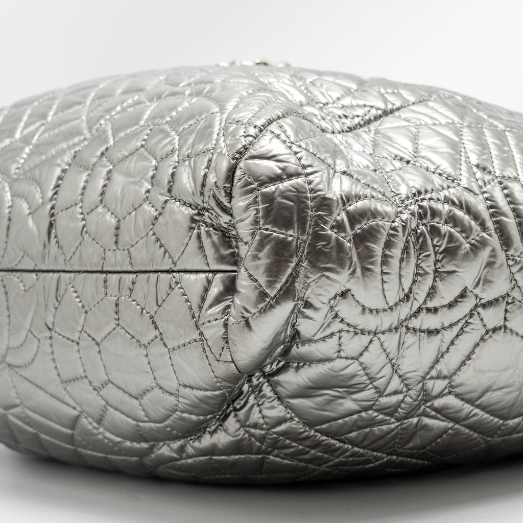Chanel Vinyl Graphic Edge Tote Patent Silver