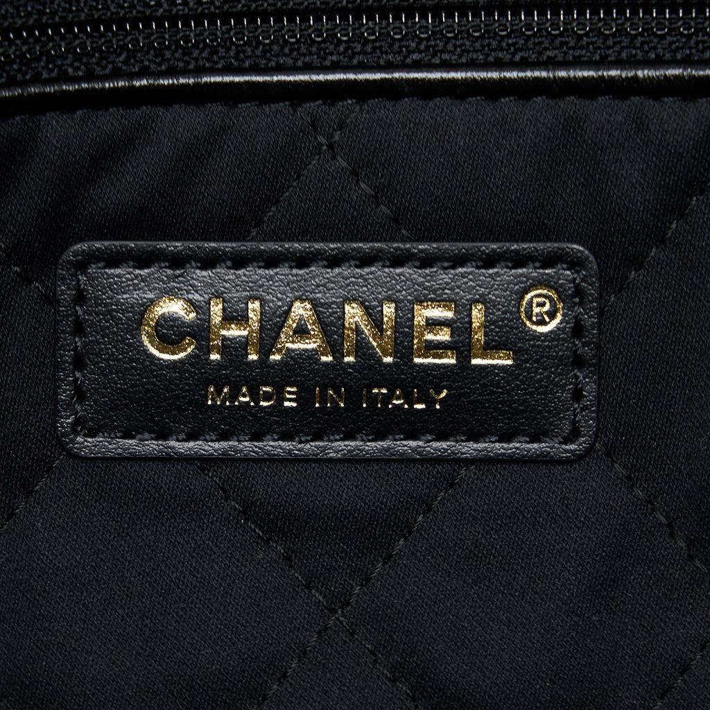 Chanel 22 Bag Medium Shiny Calfskin Black In Gold Letter  (Microchip)