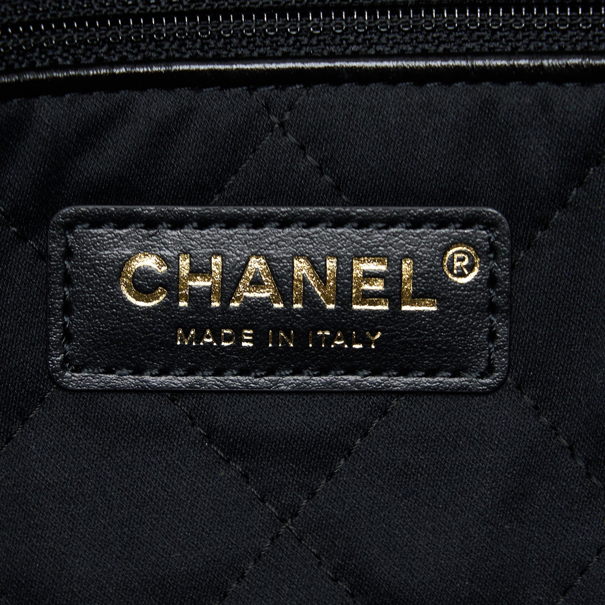 Chanel 22 Bag Medium Shiny Calfskin Black In Gold Letter  (Microchip)
