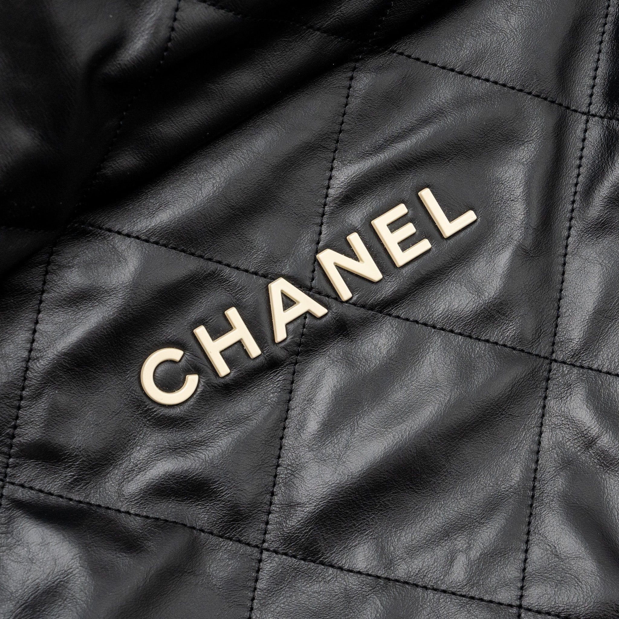 Chanel medium 22 bag calfskin black  (microchip)