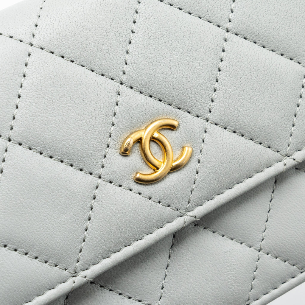 Chanel Pearl Crush Mini Wallet On Chain Lambskin Light Grey Brushed (Microchip)