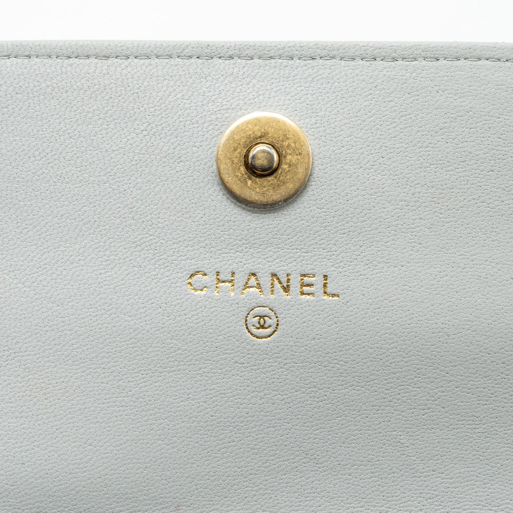 Chanel Pearl Crush Mini Wallet On Chain Lambskin Light Grey Brushed (Microchip)