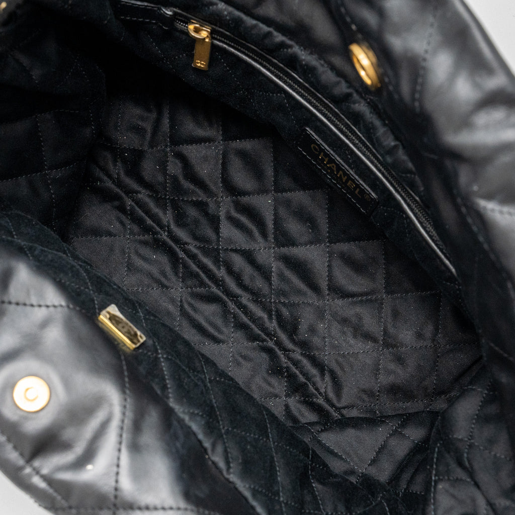 Chanel medium 22 bag calfskin black  (microchip)