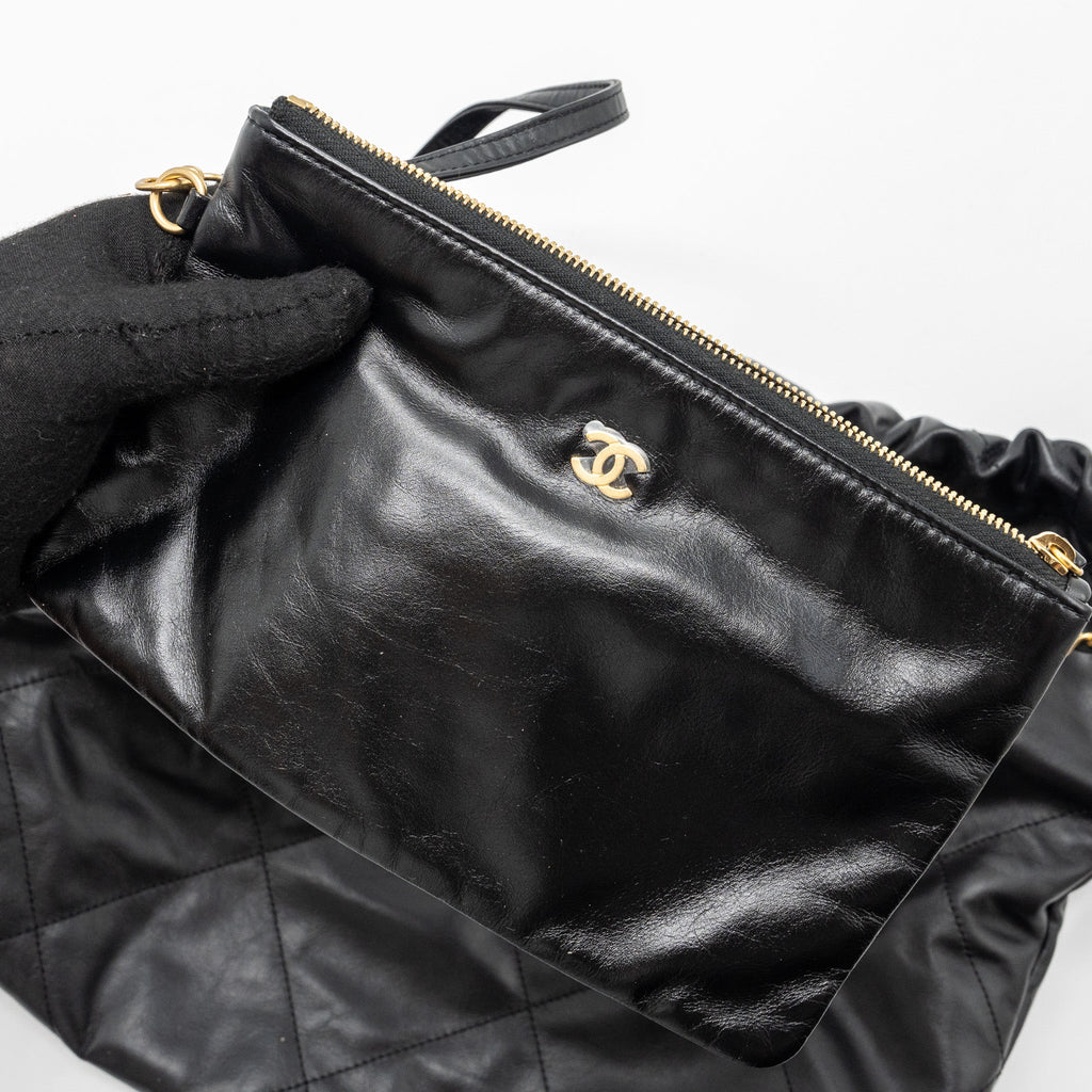 Chanel medium 22 bag calfskin black  (microchip)