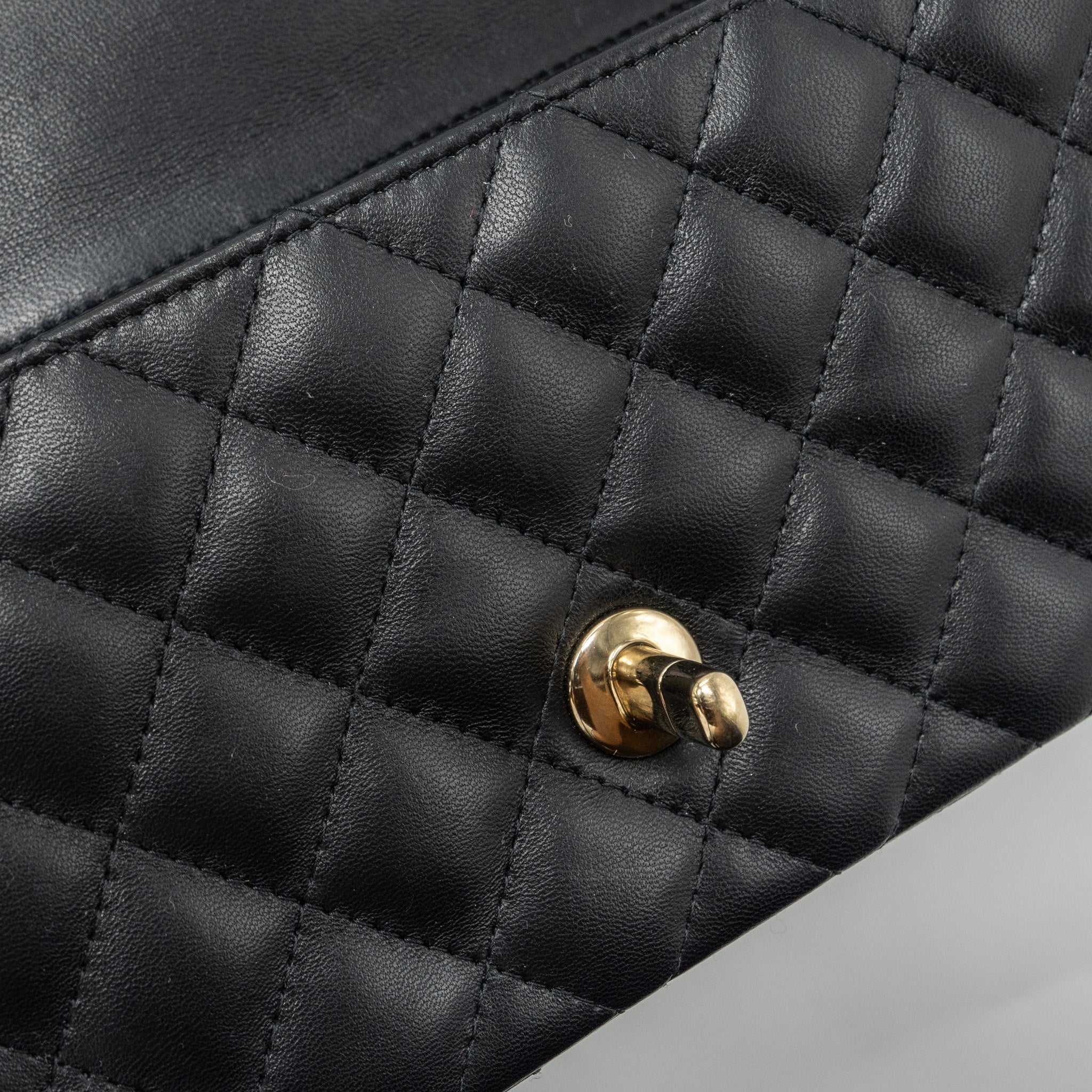 Chanel Classic Mini Rectangular Flap Bag Lambskin Black L (Microchip)