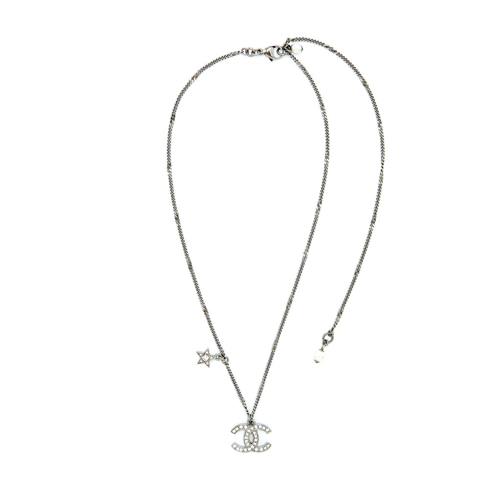 Chanel CC Logo And A Star Necklace Silver Tone