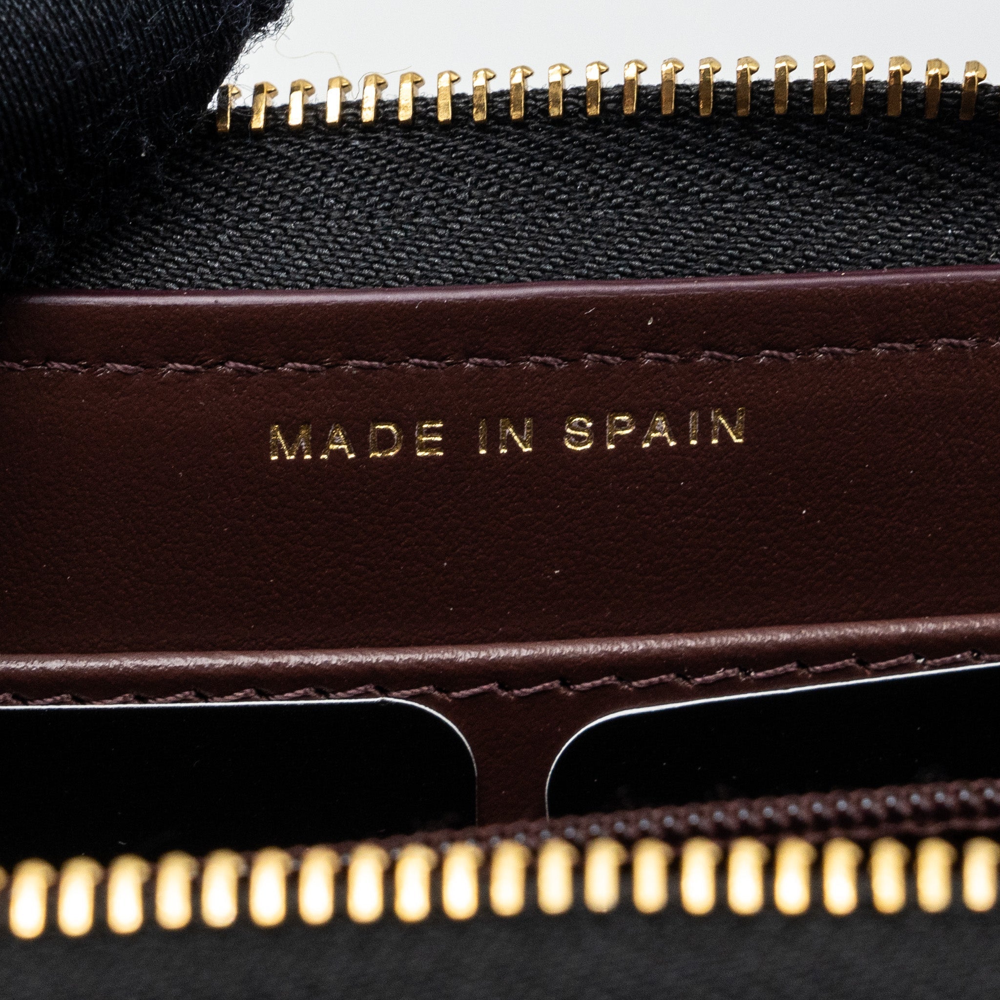 Chanel classic long zipped wallet caviar black  (microchip)