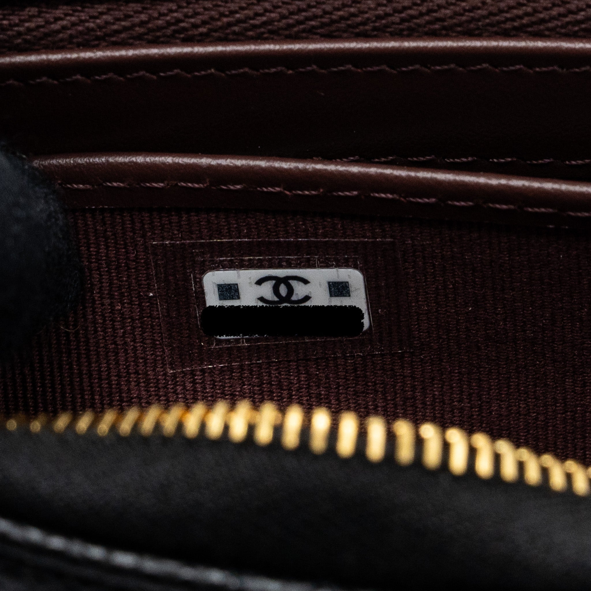 Chanel classic long zipped wallet caviar black  (microchip)