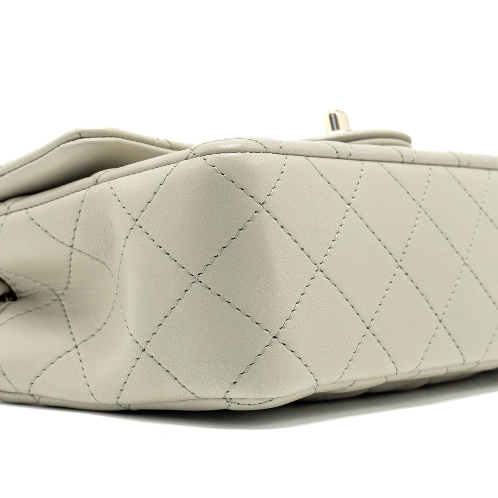 Chanel 22C mini rectangular flap bag lambskin grey L (microchip)