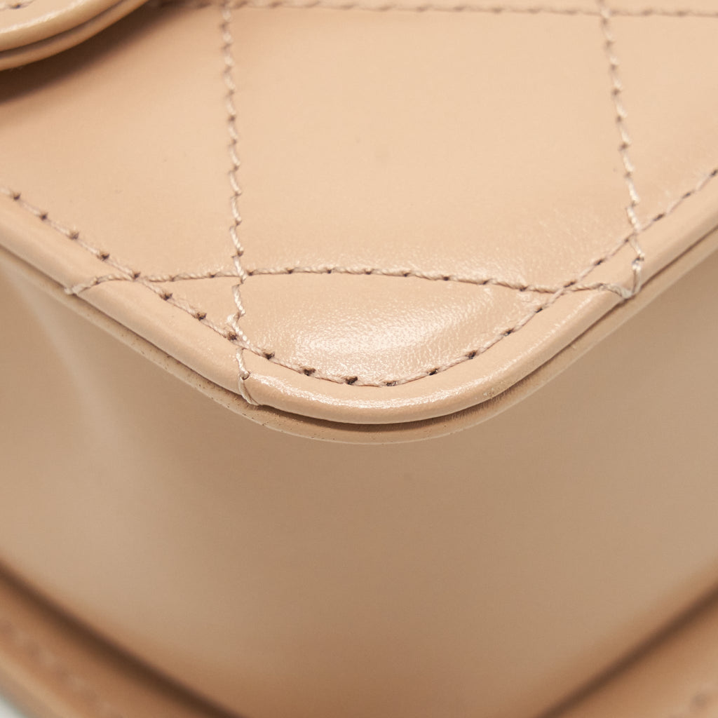 Chanel 21A Gold Crush Flap Bag Calfskin Beige