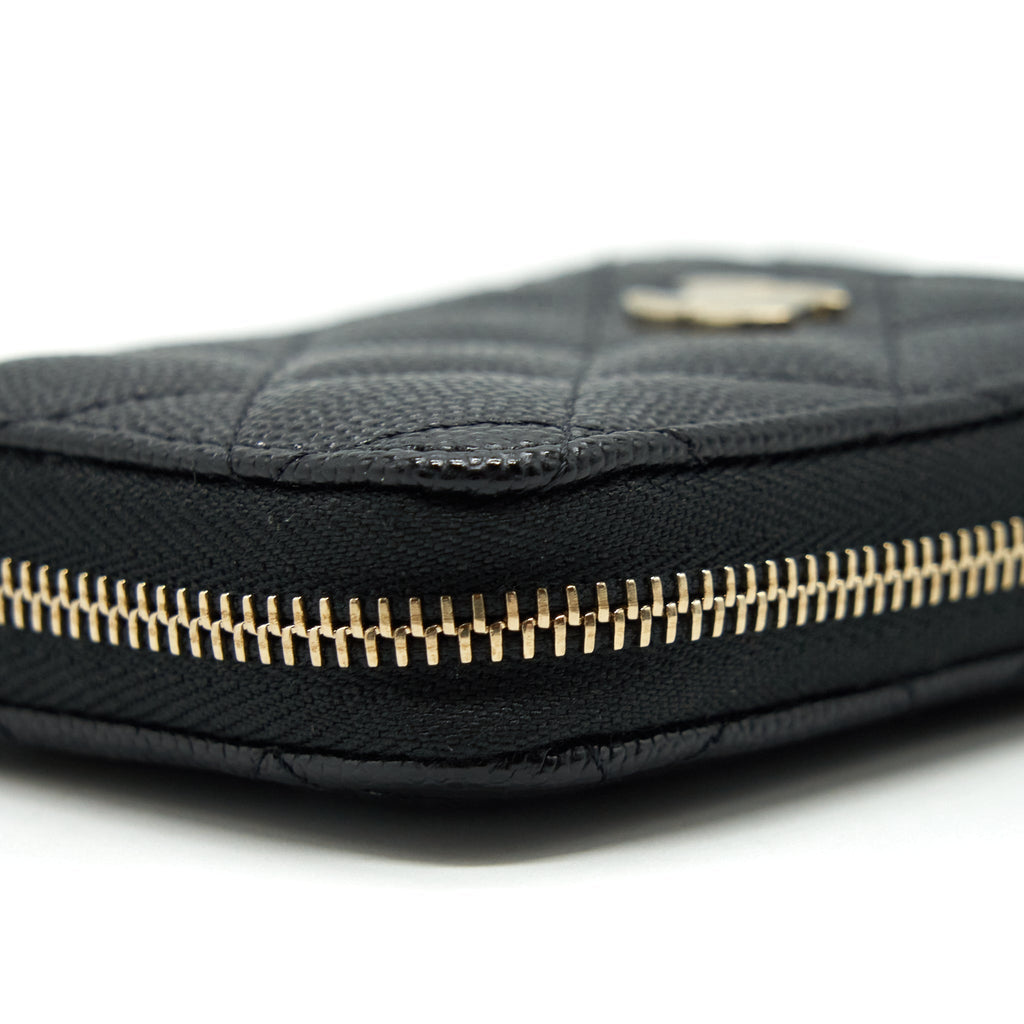 Chanel 22P Zip Card Holder Caviar Black L