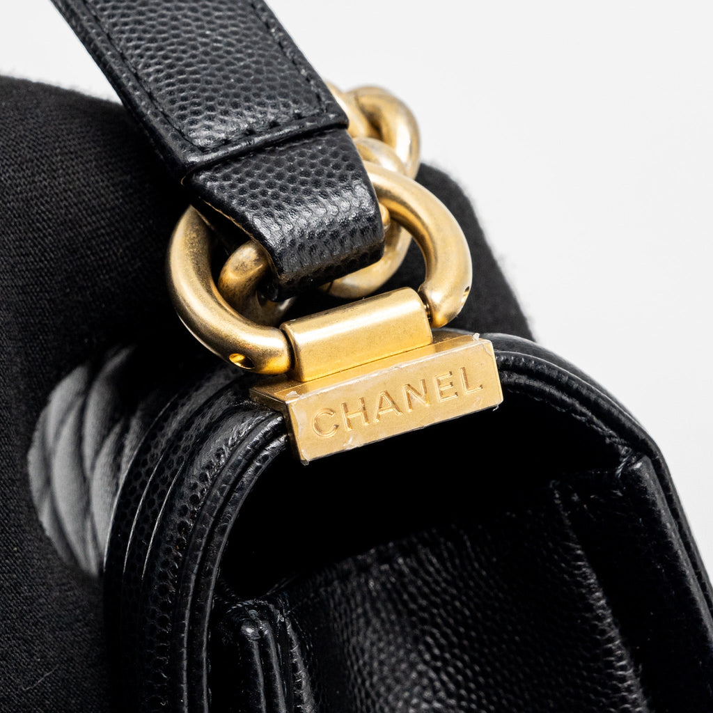 Chanel small boy bag caviar black  (Microchip)
