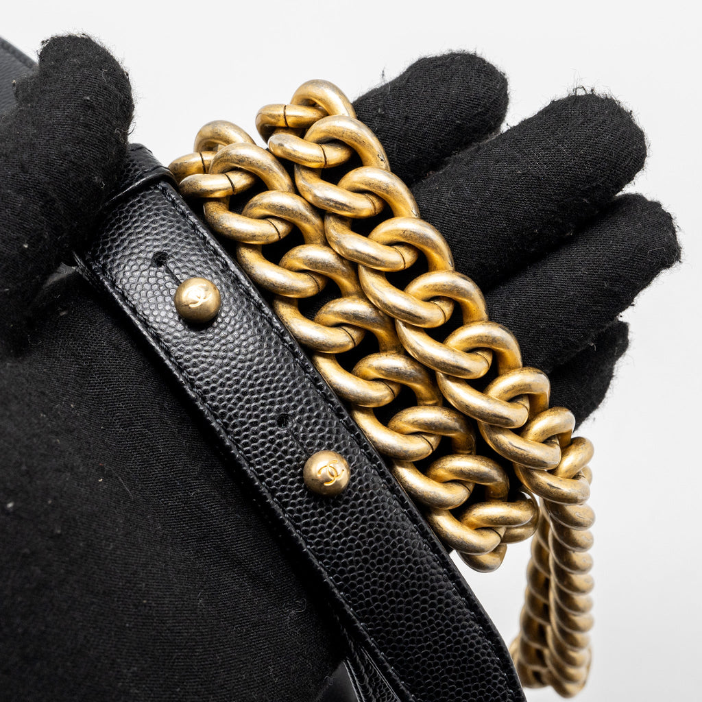 Chanel small boy bag caviar black  (Microchip)