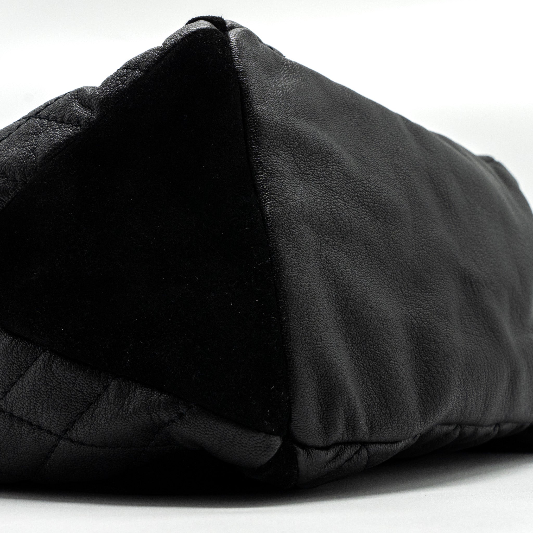 Chanel Bucket Bag Goatskin/Sue Calfskin Black