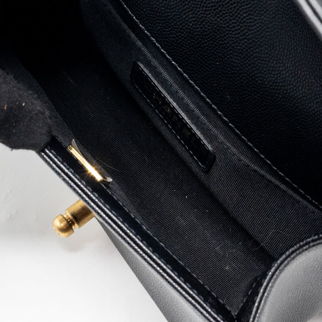 Chanel small boy bag caviar black  (Microchip)