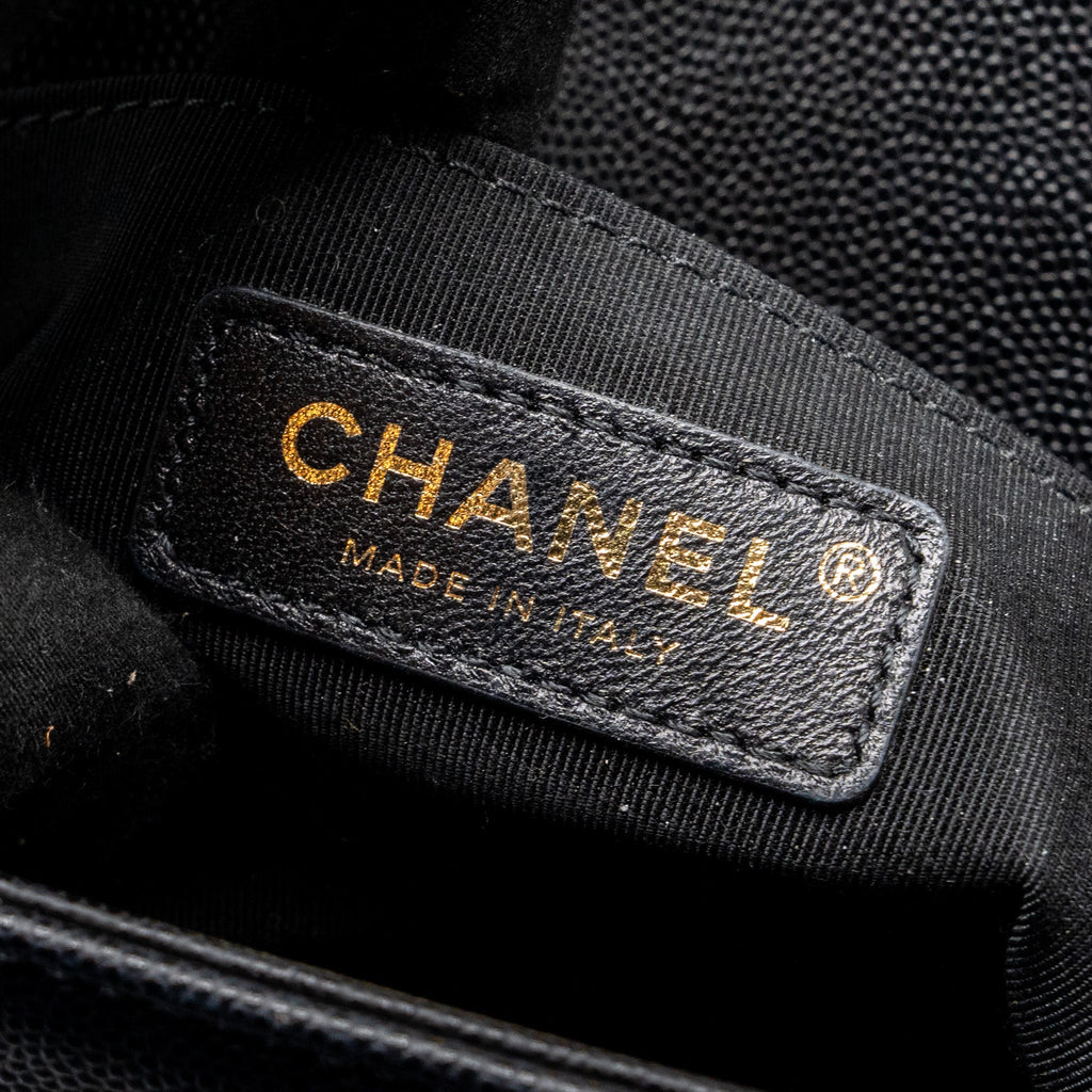 Chanel small boy bag caviar black  (Microchip)