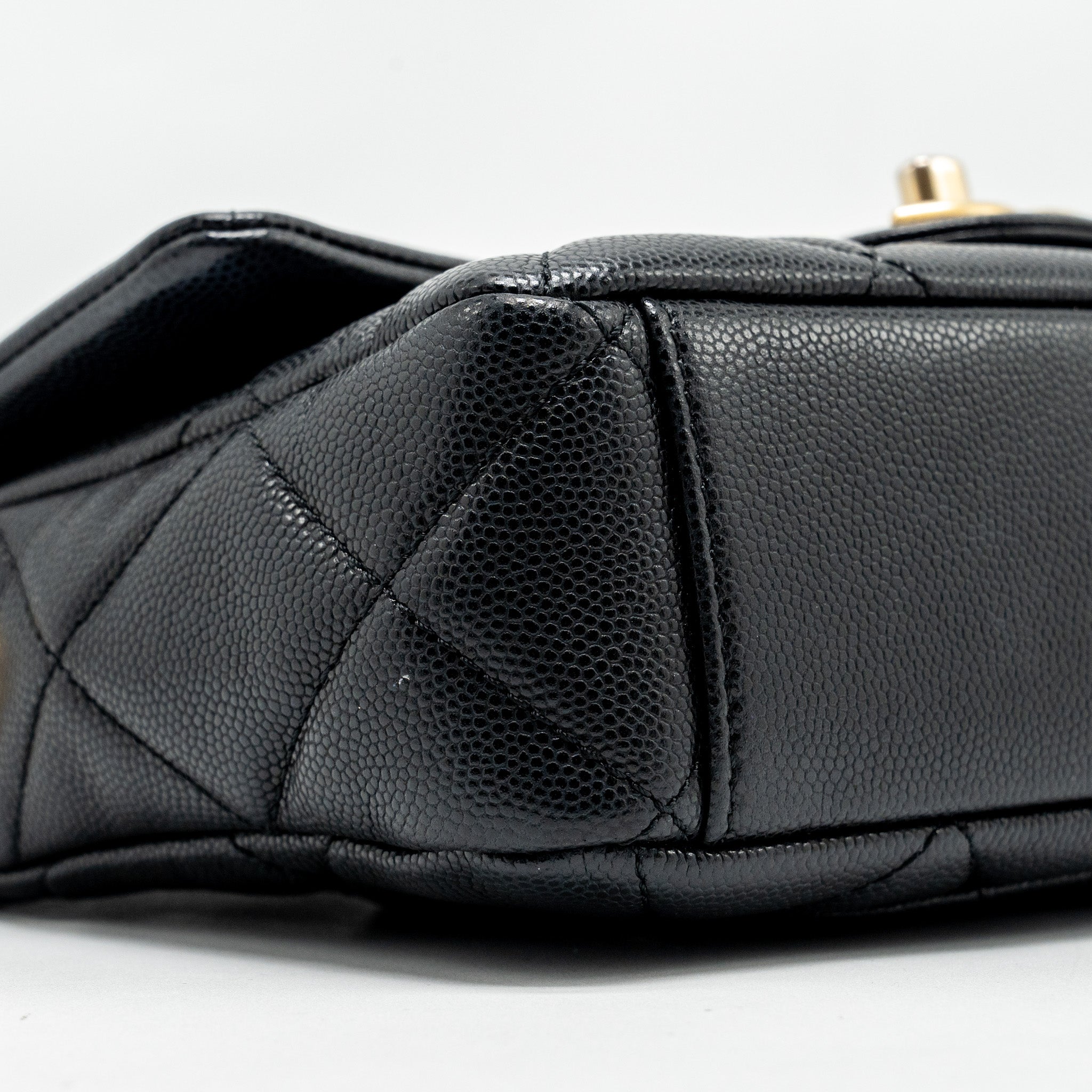Chanel Twist your button quilted flap bag caviar black  (microchip)